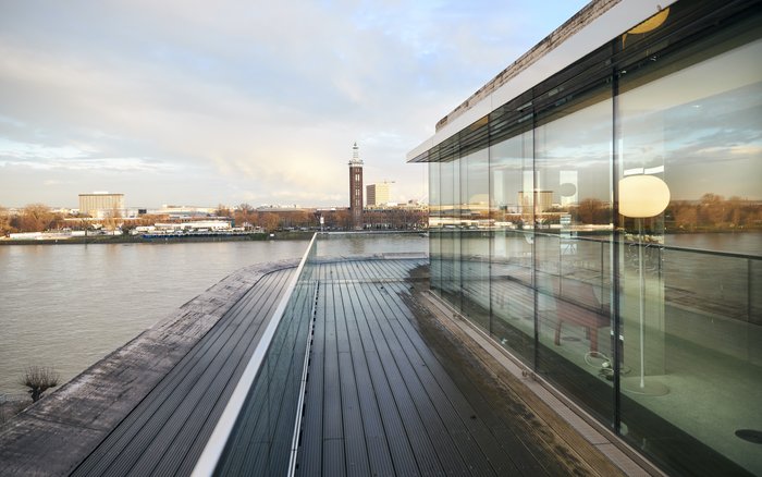 Das Kölner Oppenhoff Büro mit Blick auf den Rhein