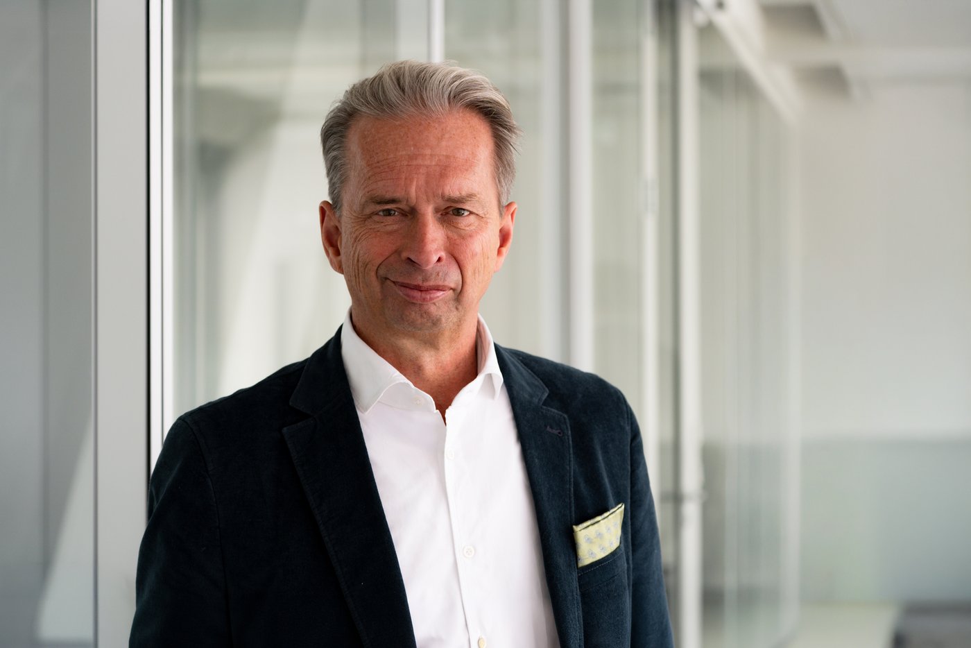 Dr. Alexander von Bergwelt Dr. Alexander von Bergwelt