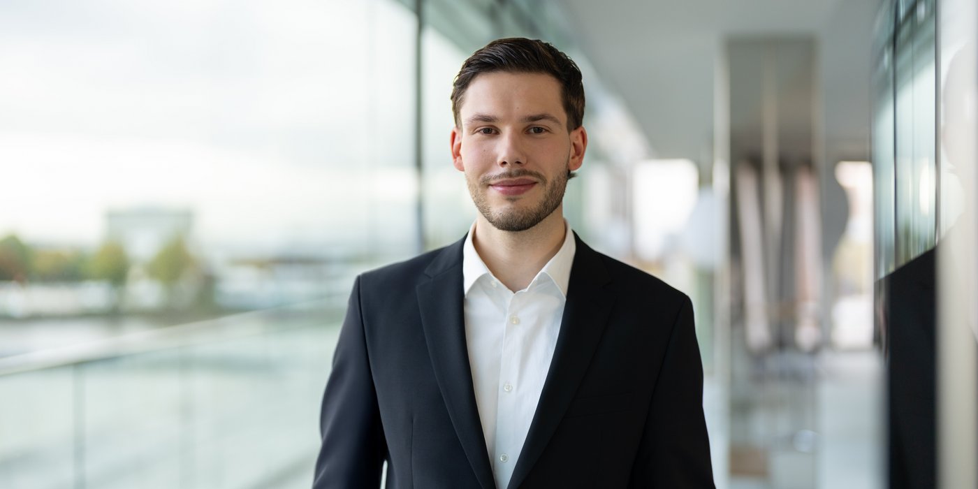 Maurice Niwek Maurice Niwek