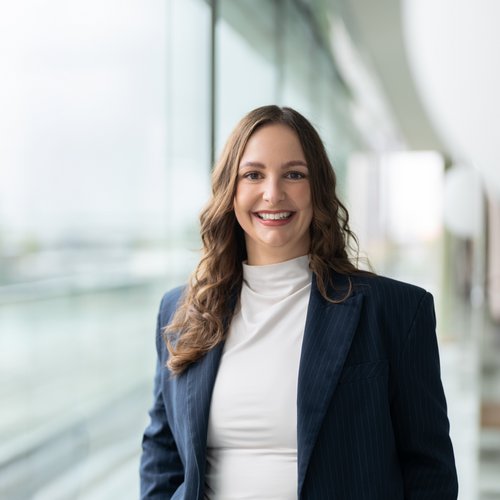 Dr. Nadine Müller<br/>M. mel. Dr. Nadine Müller<br/>M. mel.